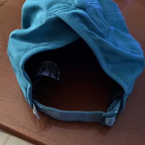 New Era women's hat like new, turquoise