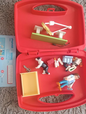 Playmobil veterinary suitcase like new