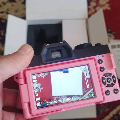 MBD 4K camera new with lens and memory card