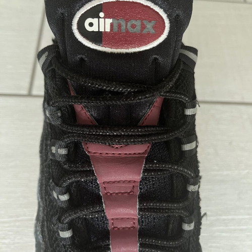 Nike Air Max 95 sneakers like new, size 44.5, black and red
