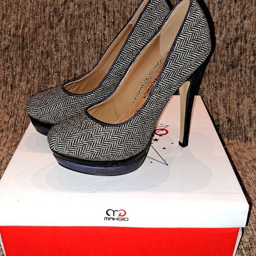 Makgio high-heeled shoes black and white, new, size 36