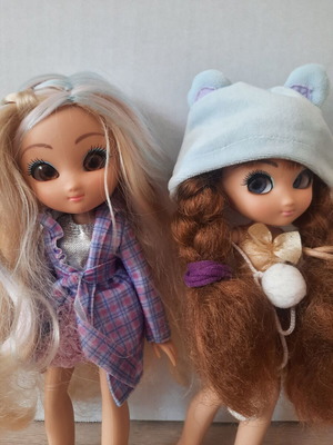 Unique Eyes dolls Rebecca and Sophia set used by Giochi Preziosi