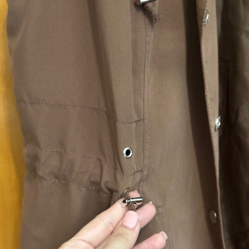 Brown Sleeveless Vest like new, practical with pockets