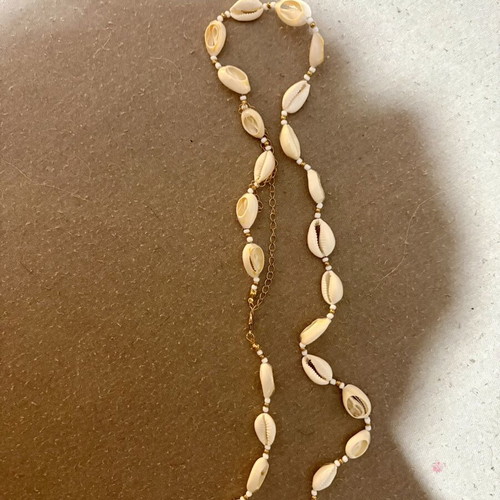 Shell necklace from SHEIN, white
