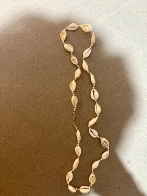 Shell necklace from SHEIN, white