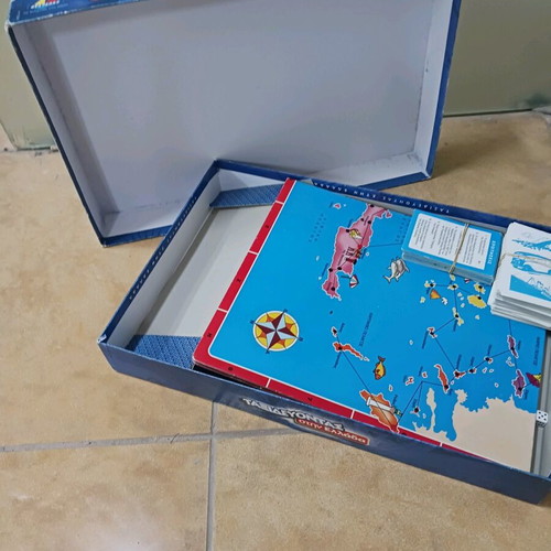 Traveling in Greece board game like new