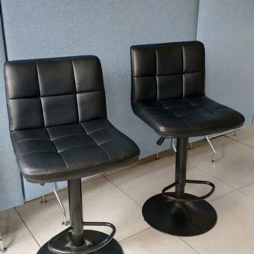 Bar stools like new, set of 2 pieces