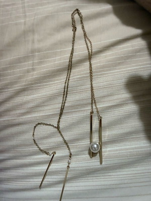 Necklace like new, not gold