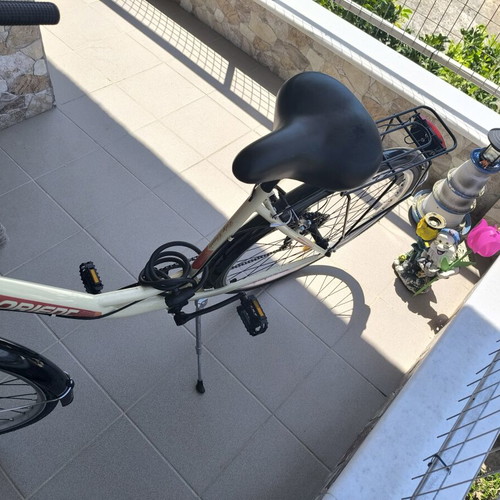 Orient 28" Women's Bicycle like new, beige
