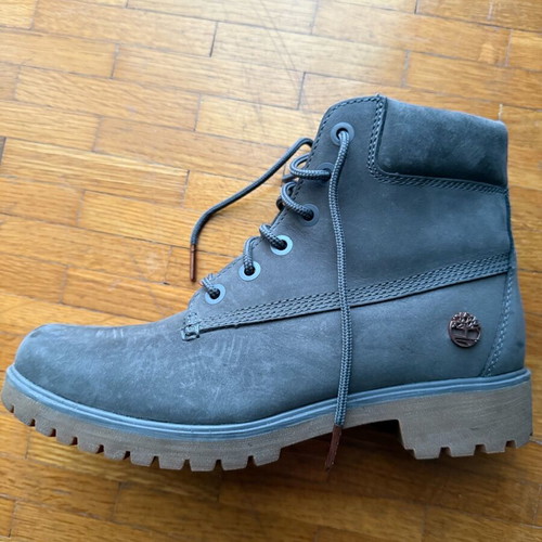 Timberland women's boots size 39 like new grey with rose gold details