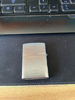 Zippo lighter like new