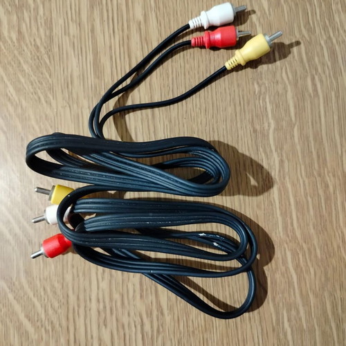 Cable 3 x RCA male like new