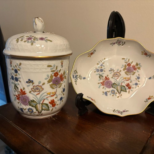 Hutschenreuther porcelain set like new