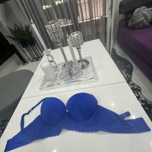 Women's bra with wide back and rich push up, new, size 85D