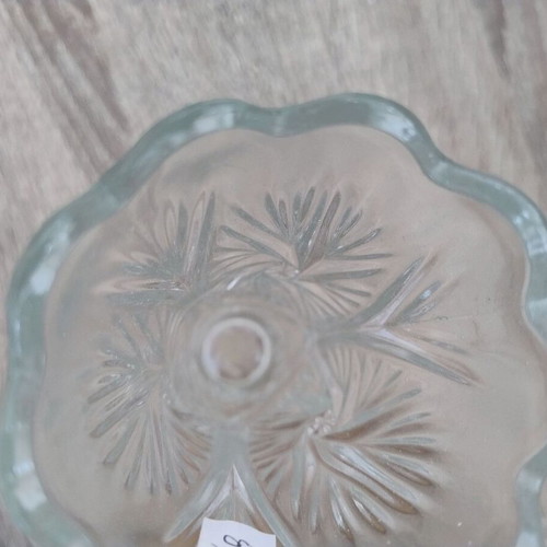 Vase flower holder like new, height 16.5 cm