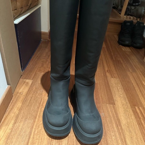 Zara Rubberized Boots Size 38 Like New, Waterproof Platform