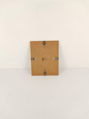 Picture frame with cat image used