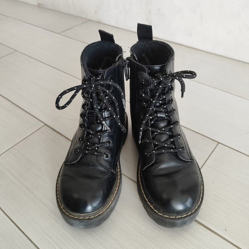H&M children's boots size 31 like new, black with fur lining