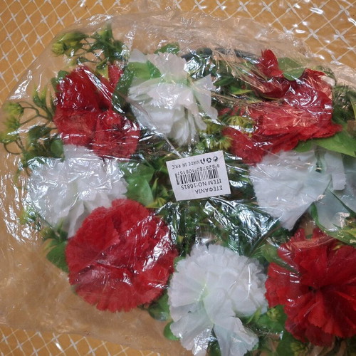 Plastic wreath unused