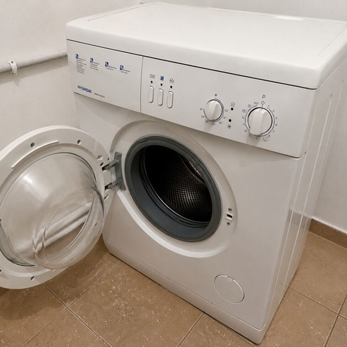 Hyundai HWM1550S washing machine used, 5kg, 12 programs
