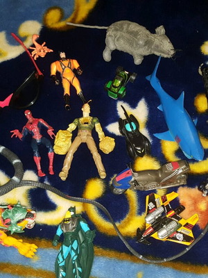 Various toy figures like new, pack of 15 pieces