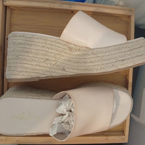 Platform sandals size 40 new, beige