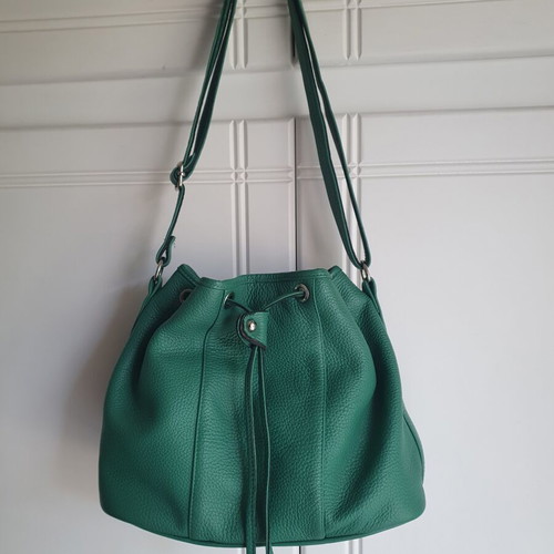 Pouch Bag shoulder type like new, green imitation leather