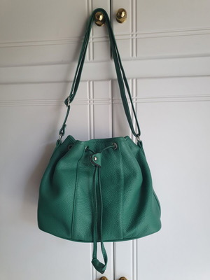 Pouch Bag shoulder type like new, green imitation leather