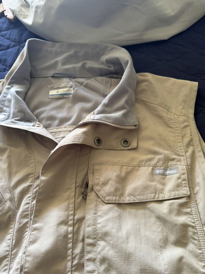 Columbia sleeveless summer jacket new, beige, XL