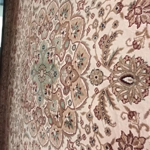 Rug 2x3 new with earthy colors and antistatic threads