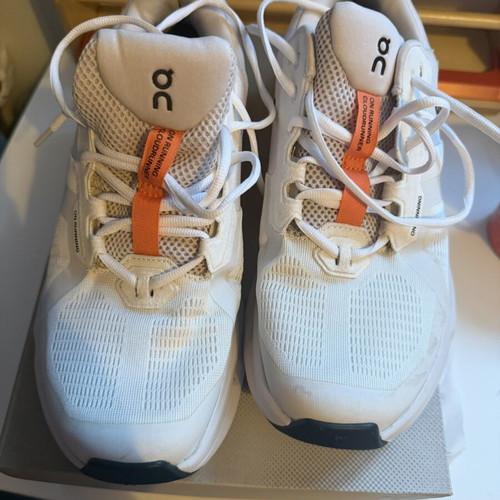 On Cloudrunner 2 athletic shoes used, size 44, white