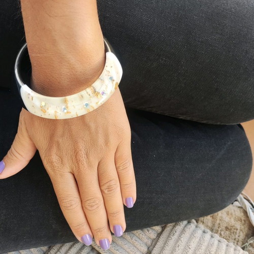 Bracelet new black and white with fixed design and rhinestones