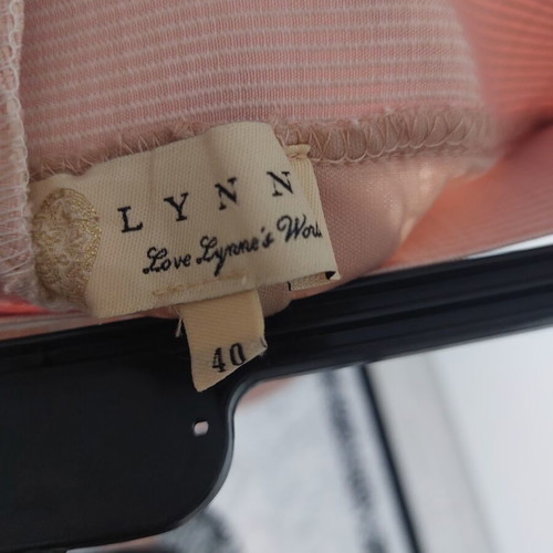 Lynne pencil skirt like new, beige and pink, size L