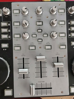 Dj κονσόλα Hercules σαν καινούργιο, 2 κανάλια με βαλίτσα θήκη