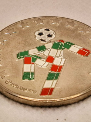 Italia '90 Two-Sided Commemorative Medal like new