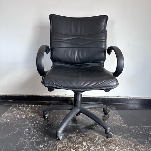 Office executive chair used, PU leather, ergonomic design