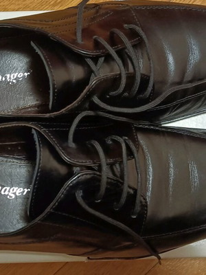 Leather men's shoes size 43 like new, black