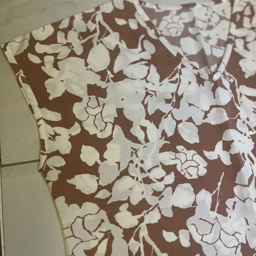 Women's blouse brown with white floral pattern size S like new