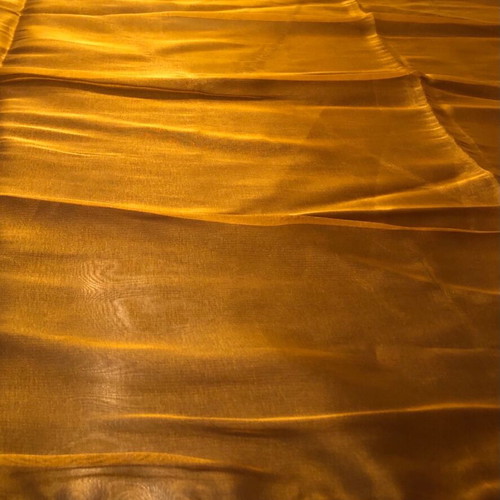 Palladium rectangular table organza like new, gold color