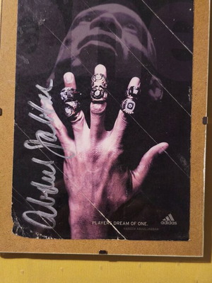 Kareem Abdul-Jabbar Autograph like new, authentic