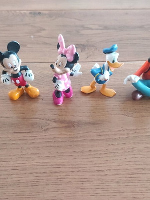Mickey Mouse figures used, pack of 5