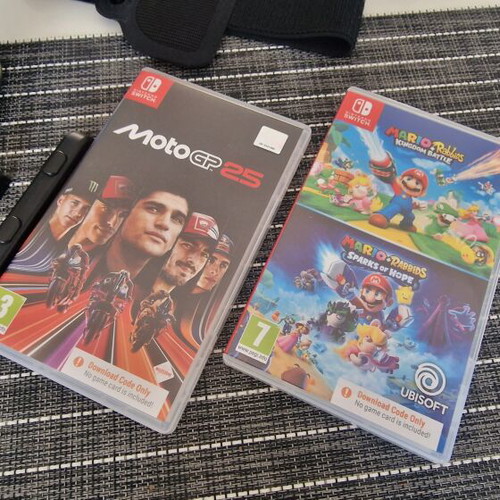Nintendo Switch Sports console like new with case and extra games