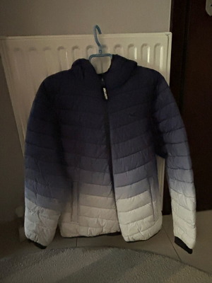Hollister jacket S warm and light like new, white and blue