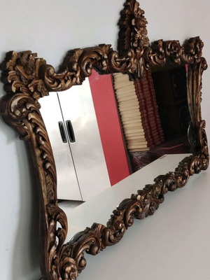 Καθρέπτης πολύ παλιός ξύλινος σκαλιστός σε εξαιρετική κατάσταση