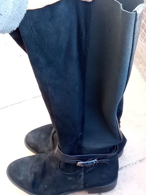Ideal Shoes women's boots like new, black, size 40