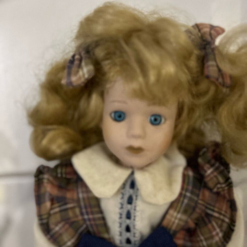 Porcelain doll Germany like new from Leonardo collection