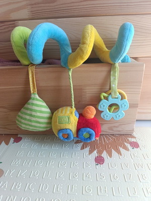 Mobile toys for stroller and crib like new, with vibration