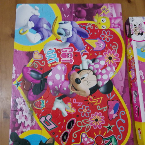 Minnie Mouse 2 in 1 puzzle, like new, 24 pieces