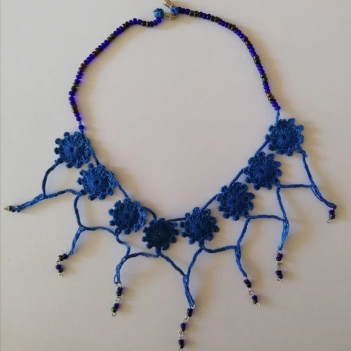 Boho-ethnic necklace like new, blue