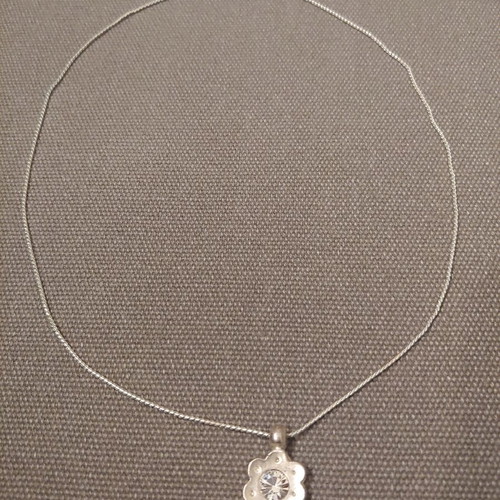 Flower pendant with large crystal in very good condition